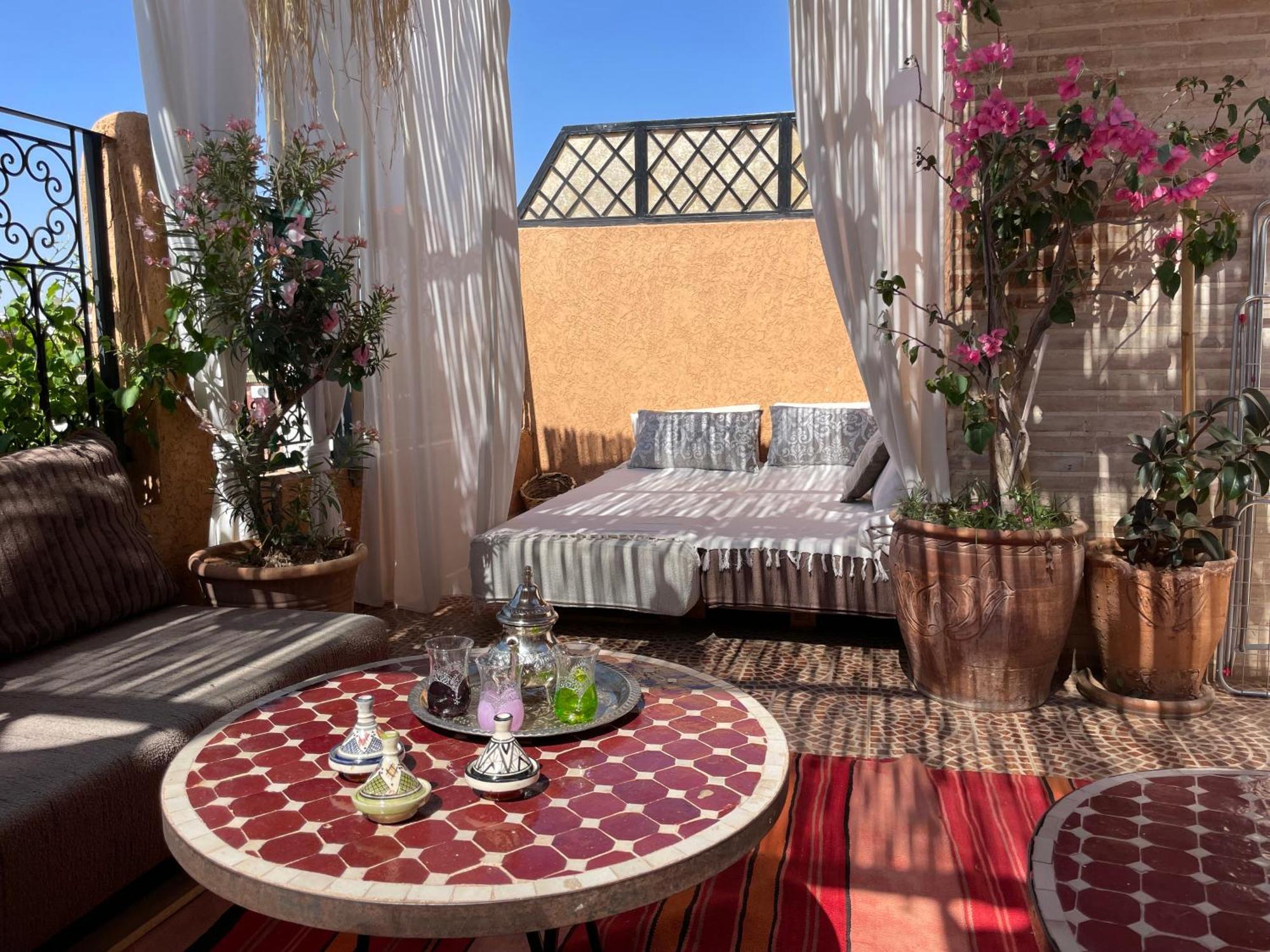 Riad Palmier Fleuri مراكش المظهر الخارجي الصورة